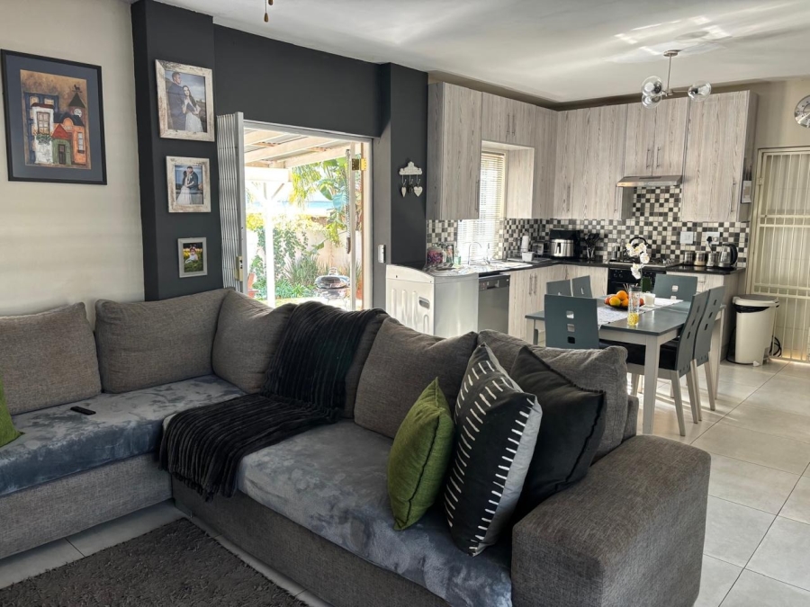 2 Bedroom Property for Sale in Waterval East North West